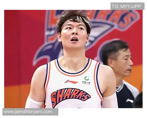 洛夫顿全能表现助力上海主场大胜山东王哲林贡献16分展现实力