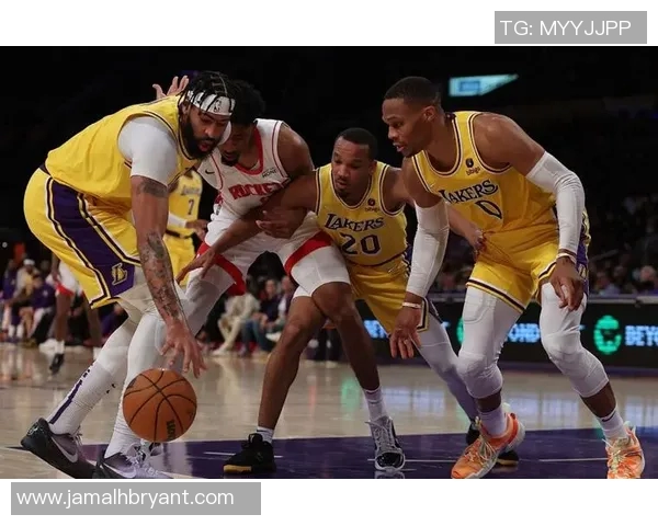 火箭与湖人激战正酣1月9日精彩对决引发球迷热议